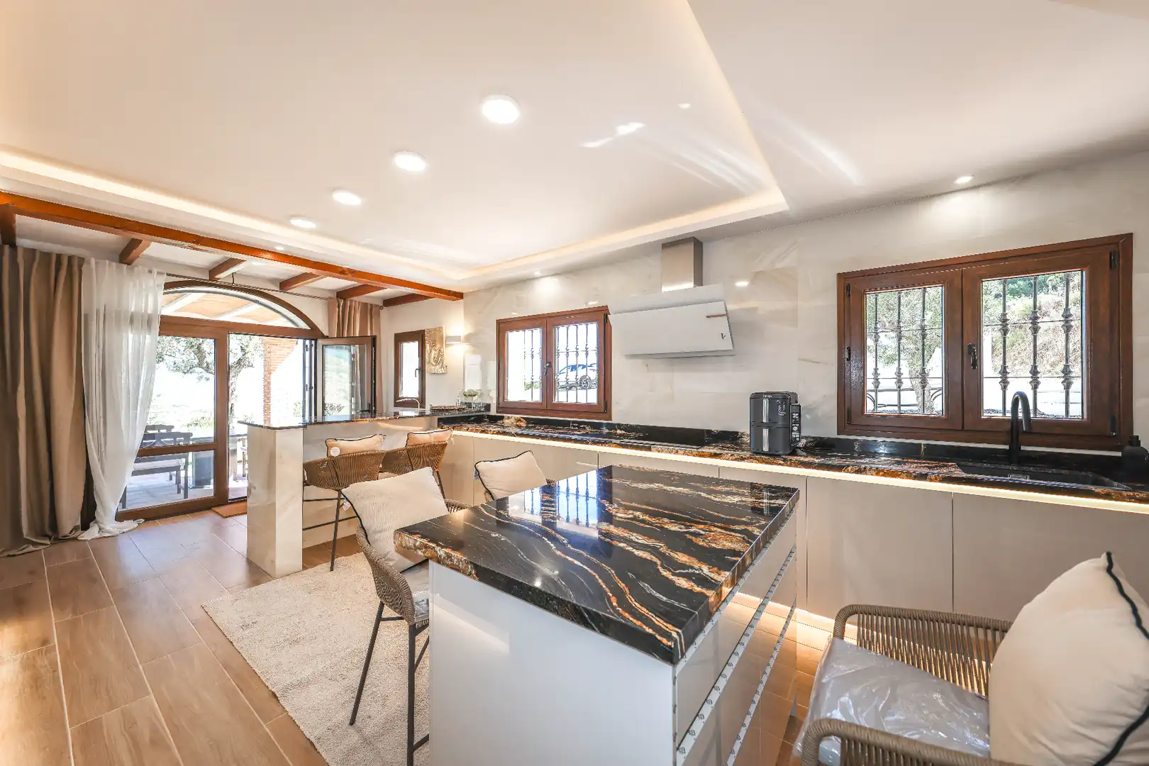 House with pool for sale in Camino Arroyo Seco, imagen 4