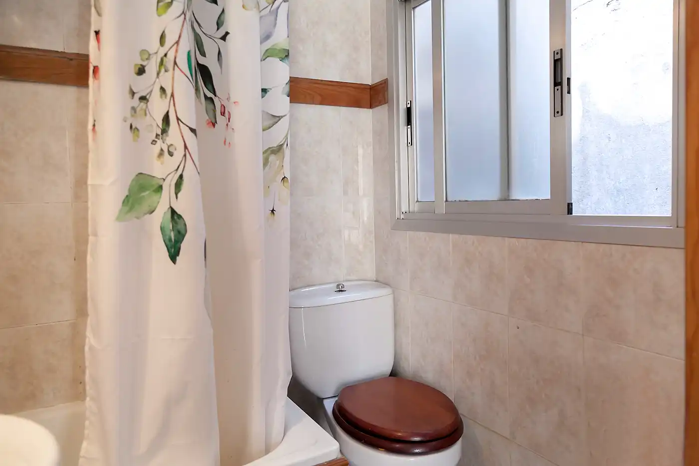 Badezimmer von Wohnung zum Verkauf in Barcelona mit Klimaanlage, Möbliert und Balkon