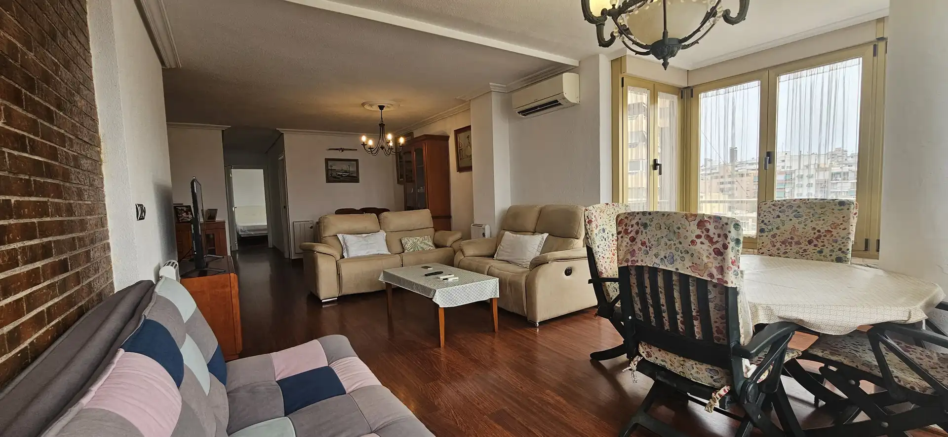 Wohnzimmer von Wohnung zum Verkauf in Benidorm mit Parkett, Schwimmbad und Möbliert