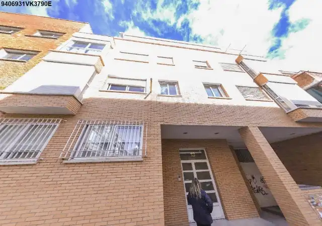 Vista exterior de Garatge en venda en Madrid