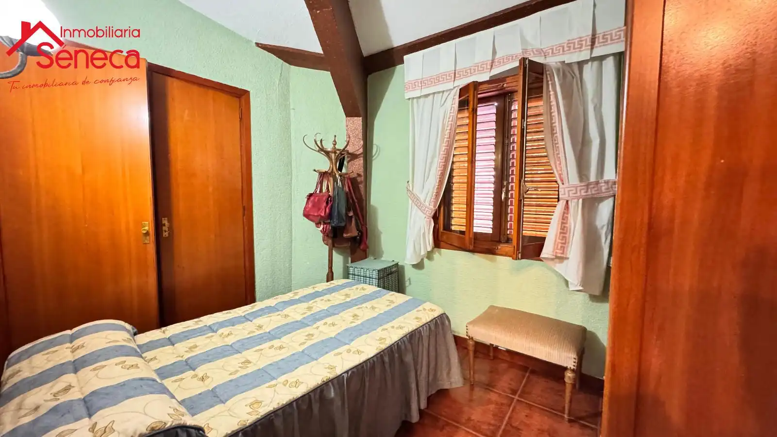 Bedroom of Houses for sale in Córdoba  with Air Conditioner, Heating and Storage room