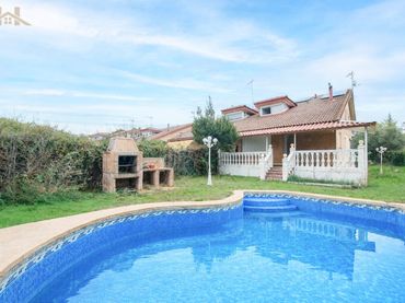 Maison jumelée avec piscine à vendre à Calle Duero