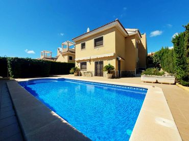 Villa avec piscine à vendre à Ciudad Quesada