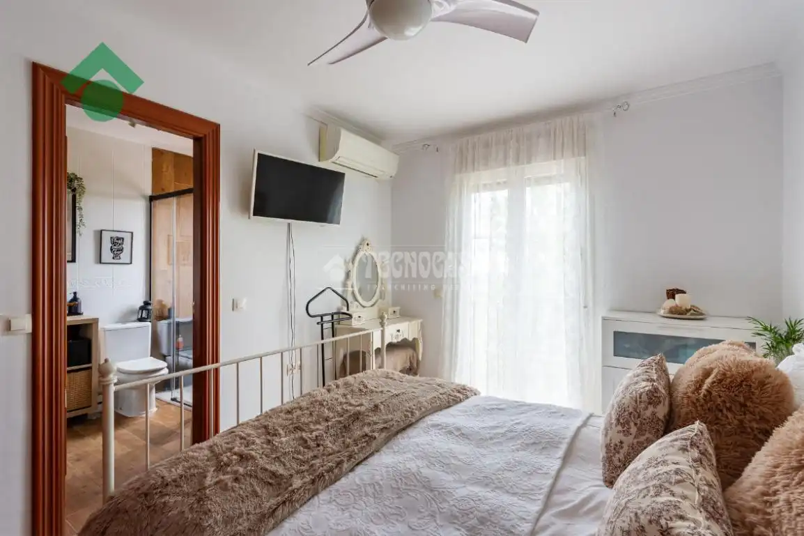 Dormitori de Casa adosada en venda en Vélez-Málaga amb Aire condicionat, Terrassa i Piscina comunitària