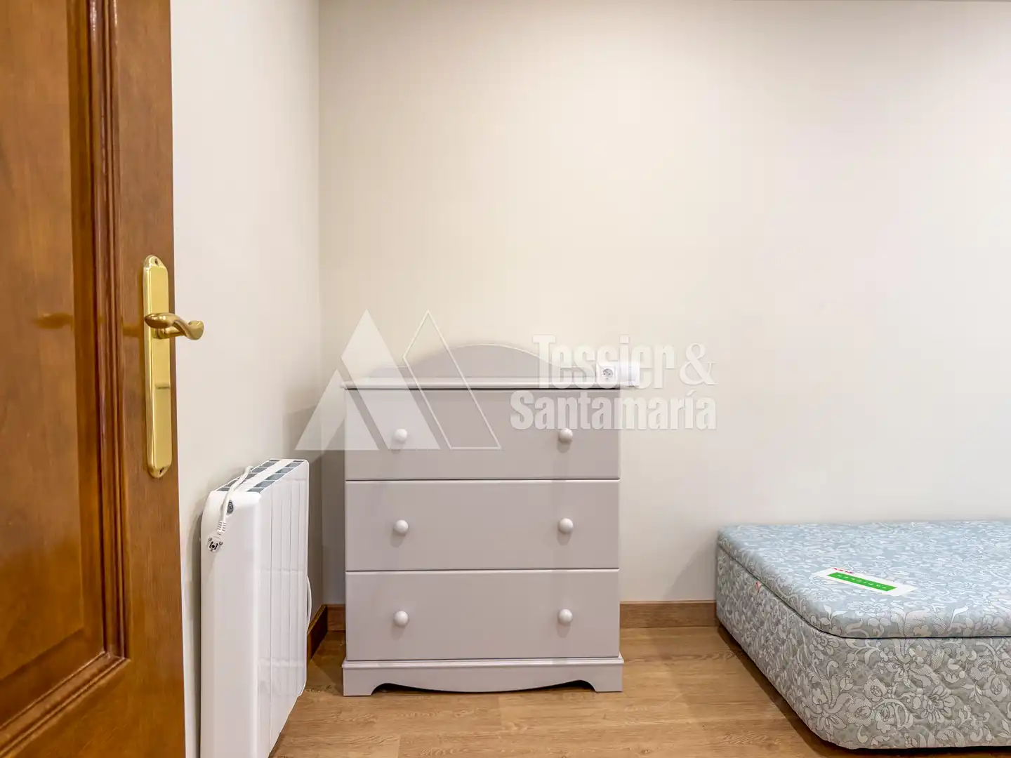 Schlafzimmer von Wohnung zur Miete in Gijón  mit Heizung, Möbliert und Ofen