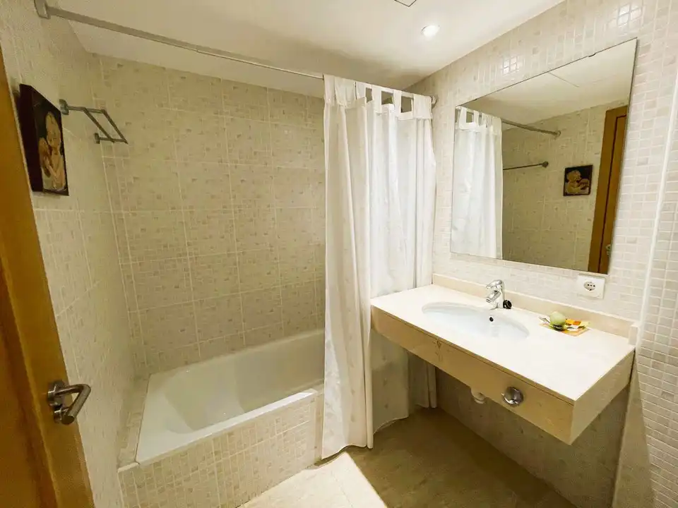 Baño de Piso de alquiler en  Palma de Mallorca con Aire acondicionado, Calefacción y Terraza