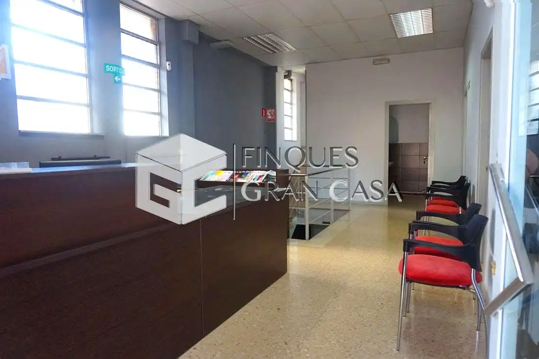 Local comercial de lloguer a De Maria Palau