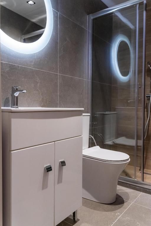 Baño de Piso de alquiler en Sant Cugat del Vallès con Aire acondicionado, Amueblado y TV