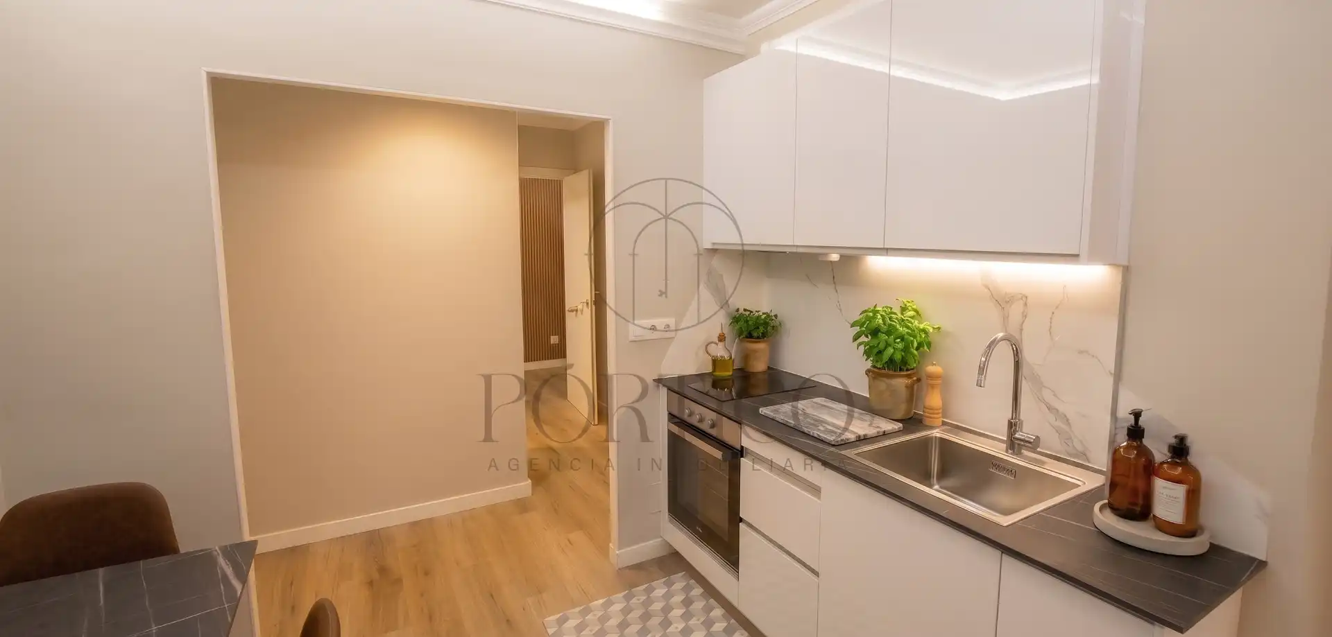 Cocina de Apartamento de alquiler en Vigo  con Calefacción y Amueblado