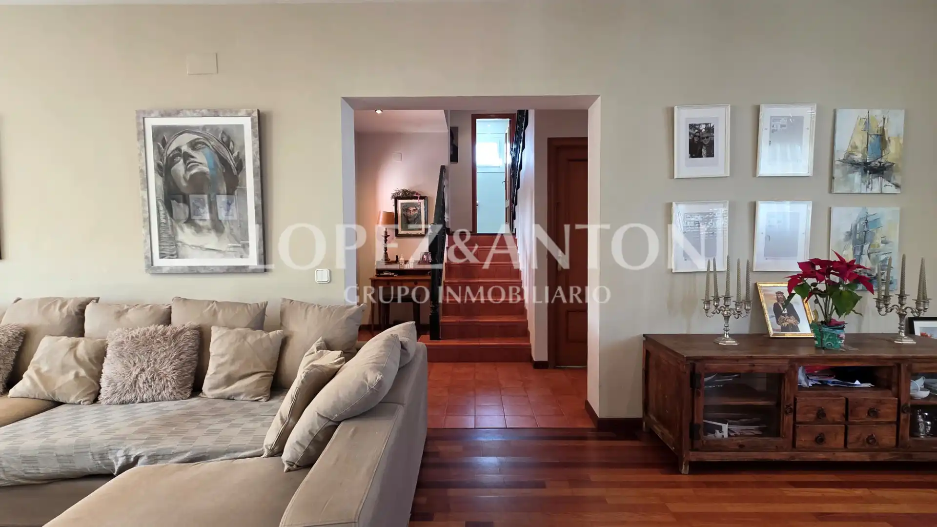 Sala de estar de Casa o chalet en venta en L'Eliana con Calefacción, Jardín privado y Parquet