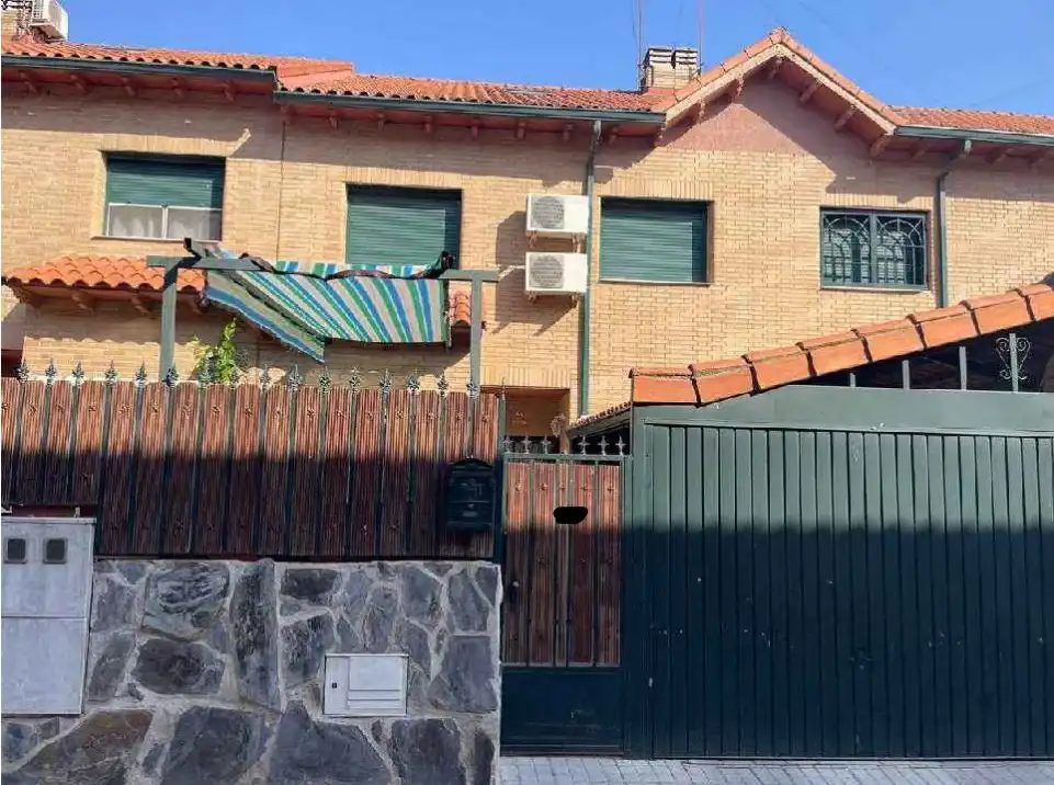 Adossat en venda a Carmen