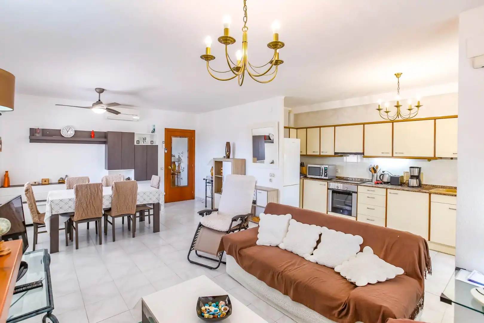 Sala de estar de Casa adosada en venta en El Vendrell con Calefacción, Terraza y Balcón