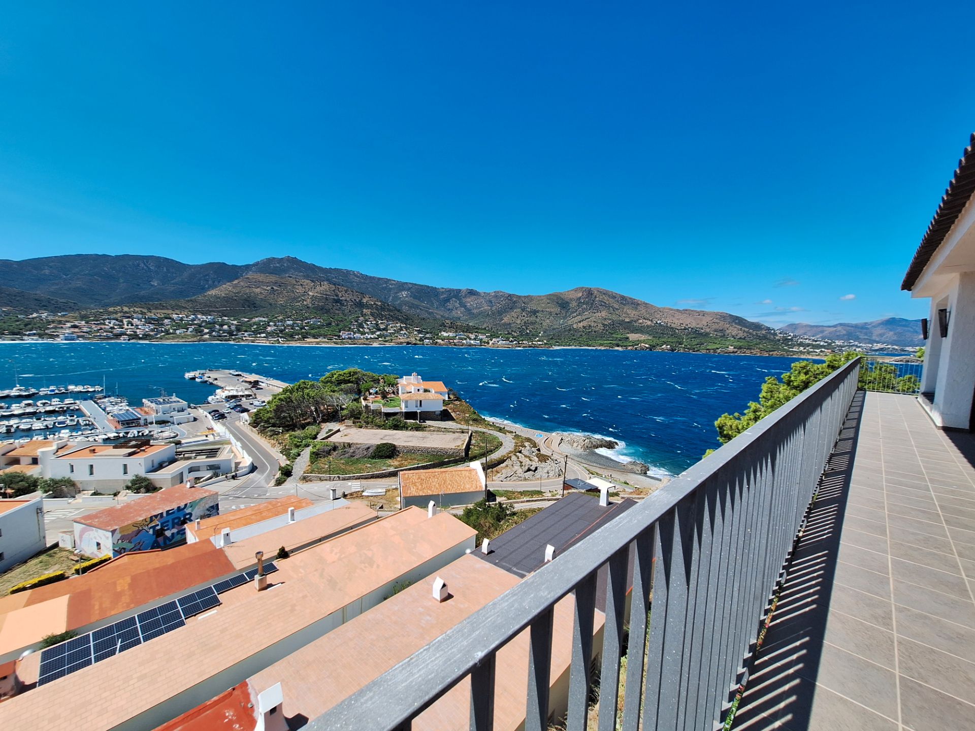 Vista exterior de Casa o xalet en venda en El Port de la Selva amb Terrassa i Balcó