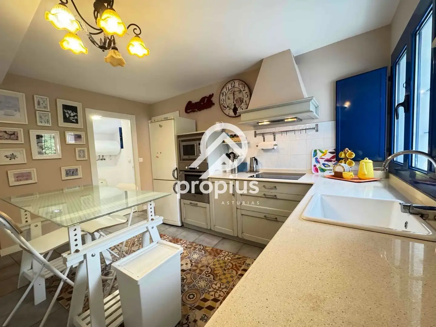 Cocina de Casa o chalet en venta en Ribadesella con Calefacción, Jardín privado y Terraza