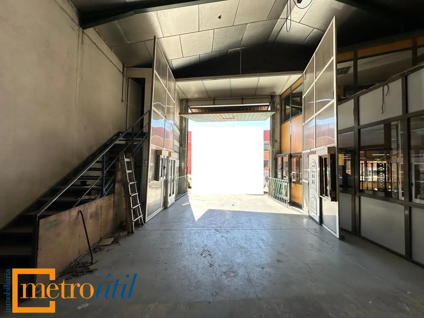 Nave industrial en venta en Villares de la Reina