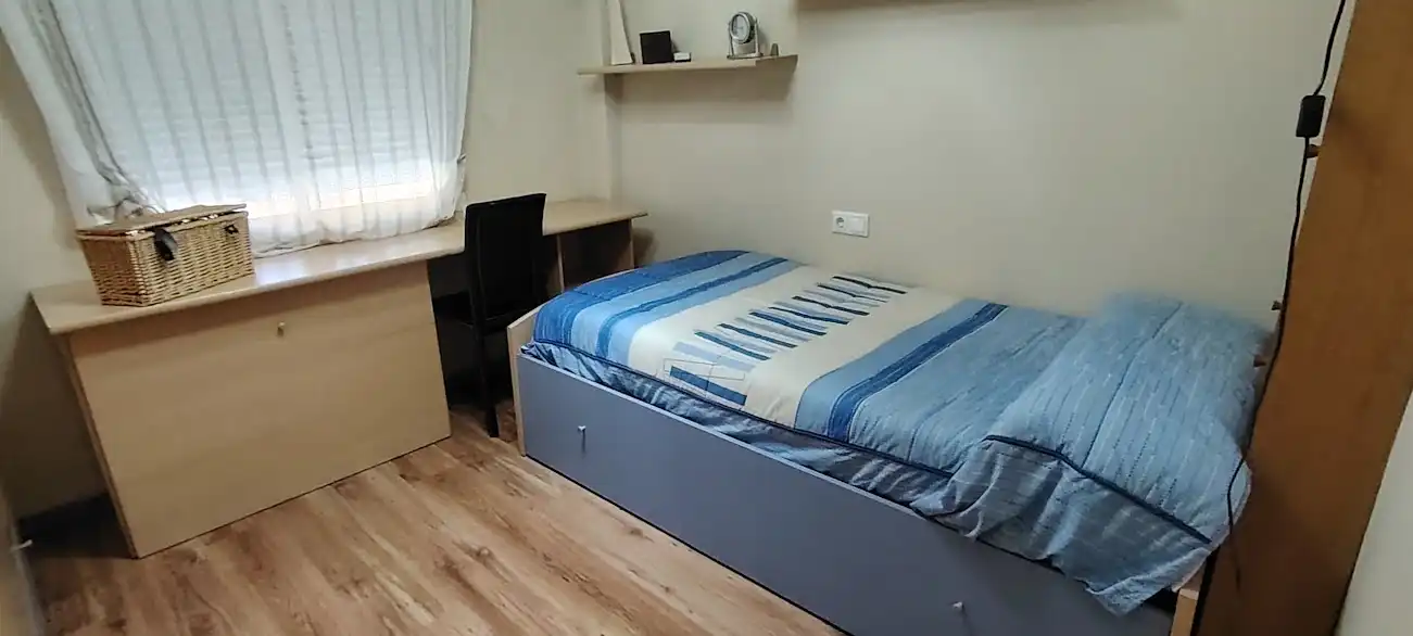 Habitación de Piso de alquiler en Linares con Aire acondicionado, Calefacción y Parquet