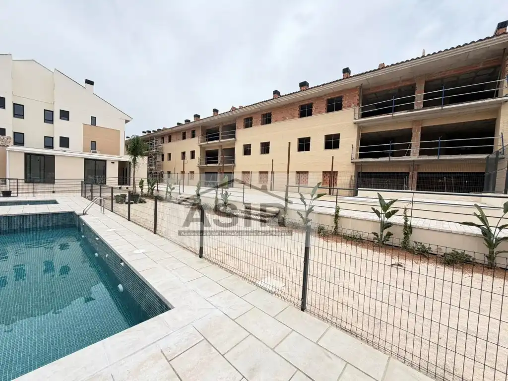 Vista exterior de Piso de alquiler en Polinyà de Xúquer con Piscina
