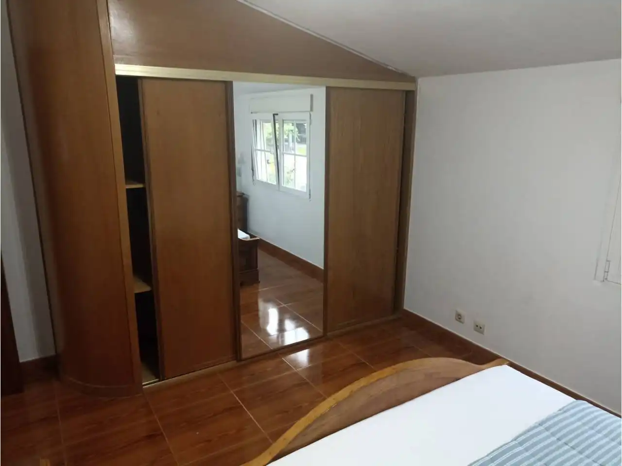 Habitación de Piso en venta en Muros con Amueblado y Alarma