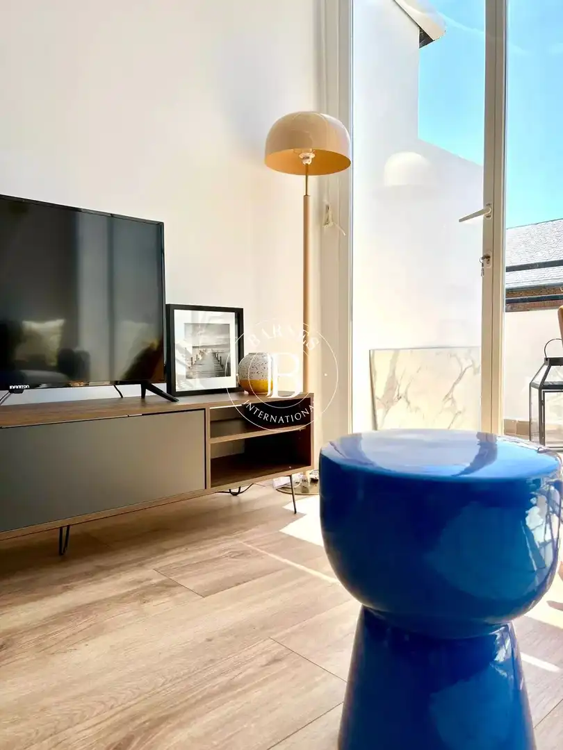 Living room of Attic for rent in Madrid  with Air Conditioner, Heating and Furnished