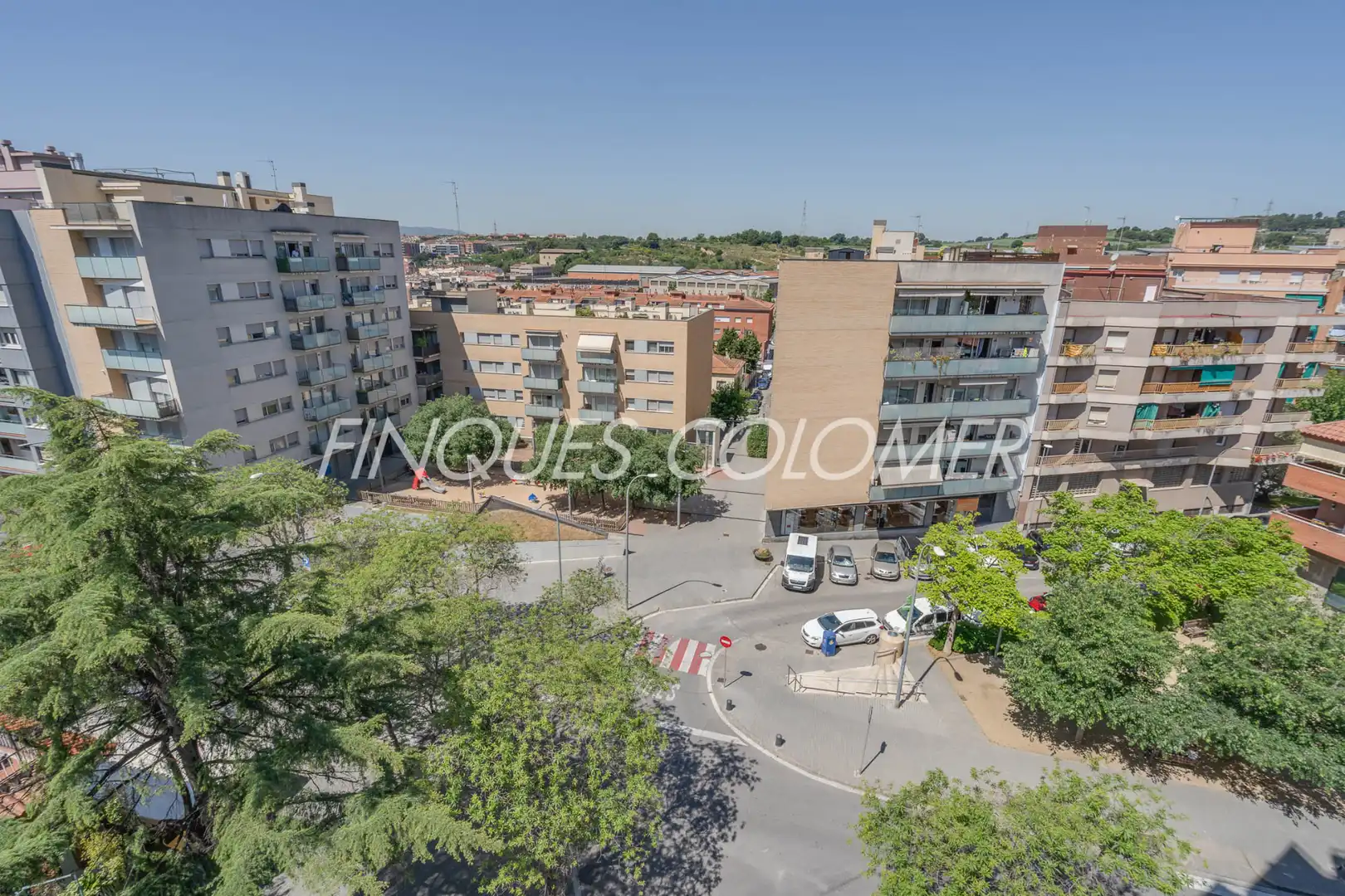Vista exterior de Piso en venta en Rubí con Aire acondicionado, Calefacción y Horno