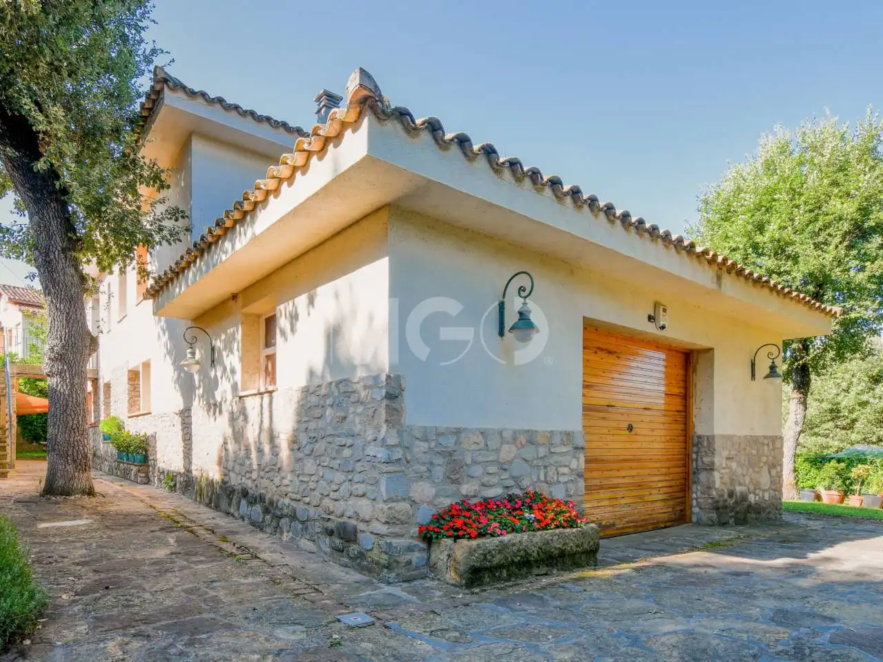 Vista exterior de Casa o xalet en venda en Tavèrnoles amb Calefacció, Jardí privat i Parquet