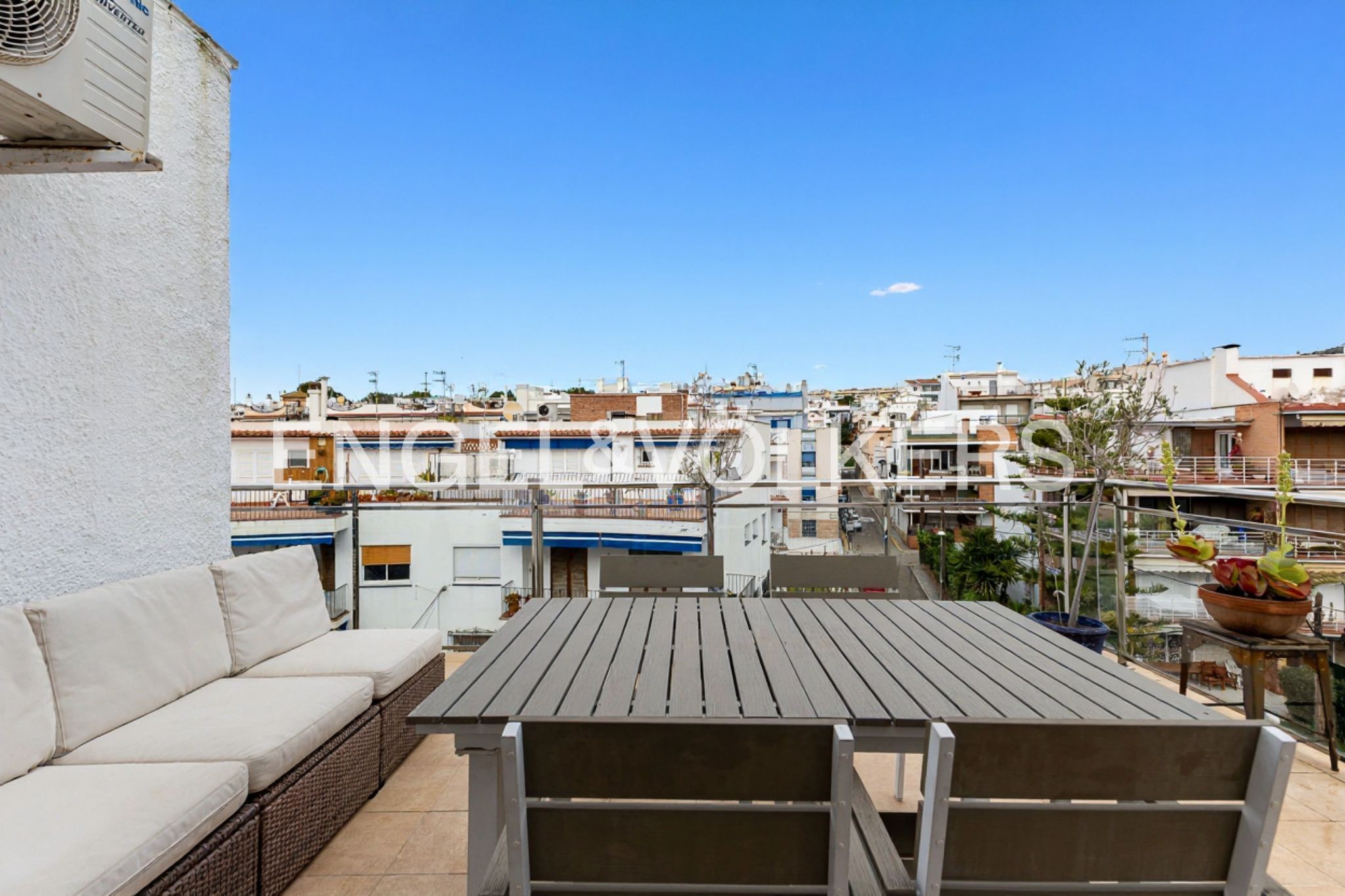 Vista exterior de Pis en venda en Sitges amb Aire condicionat, Calefacció i Parquet