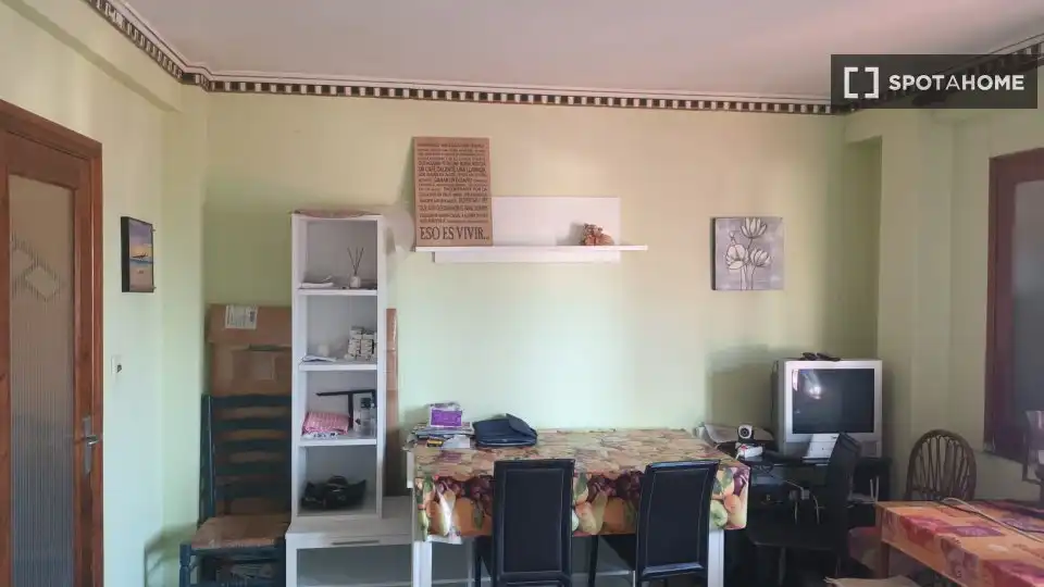 Menjador de Pis per a compartir en Albalat de la Ribera amb Aire condicionat, Terrassa i Moblat