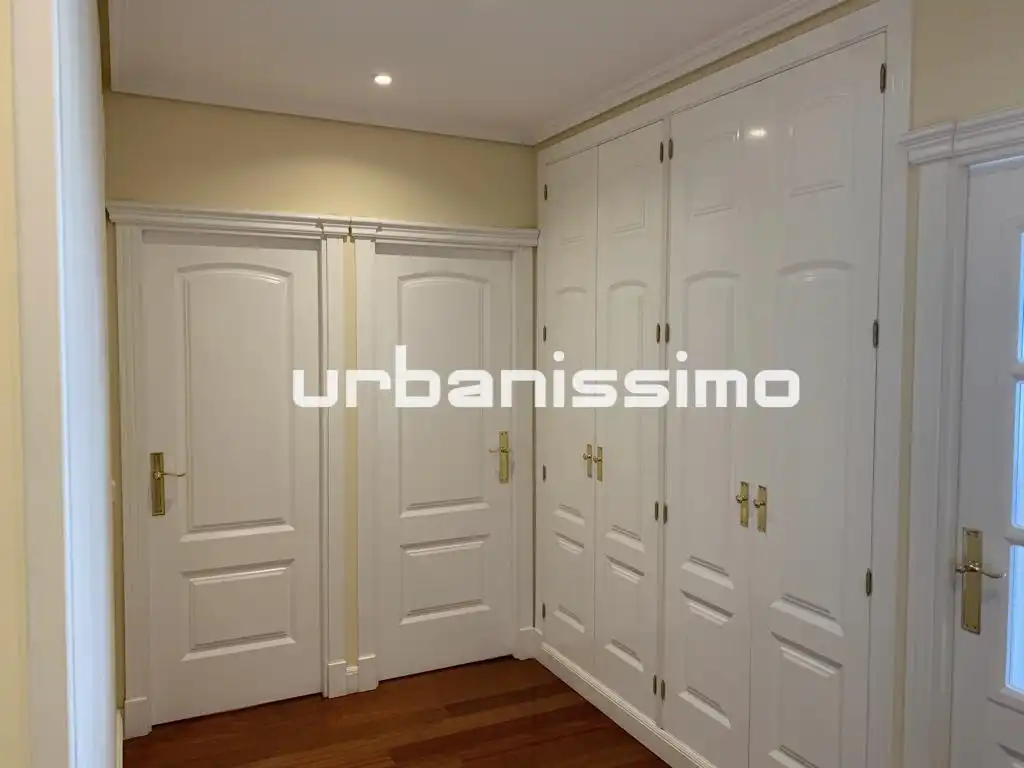 Schlafzimmer von Wohnung zur Miete in Madrid mit Klimaanlage und Heizung
