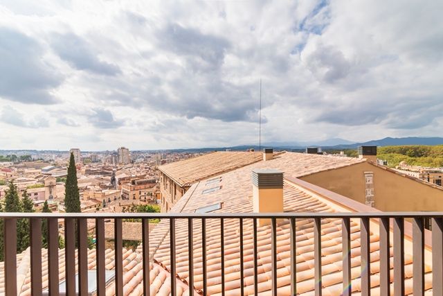 Exterior view of Attic for sale in Girona Capital  with Air Conditioner, Heating and Terrace