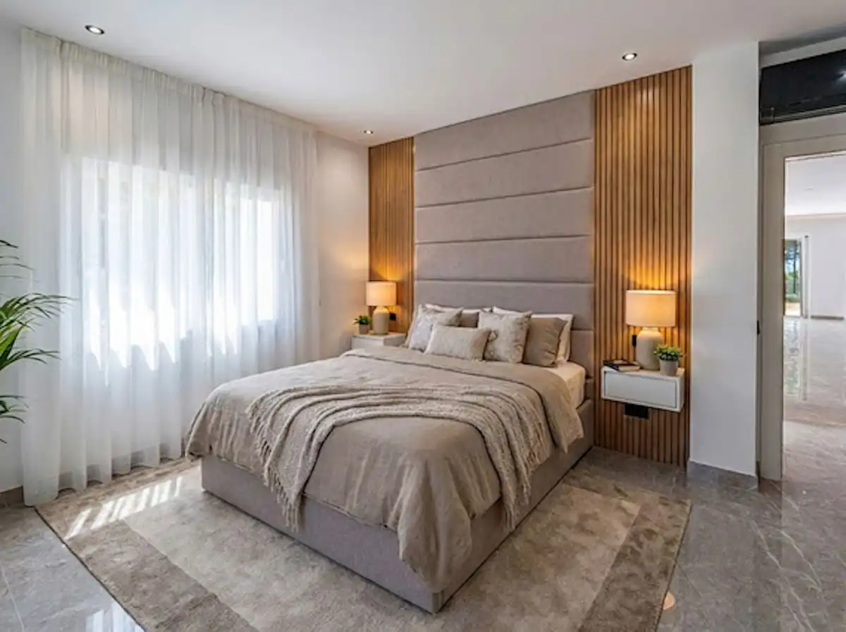 Habitación de Casa adosada en venta en Benahavís con Aire acondicionado, Terraza y Trastero