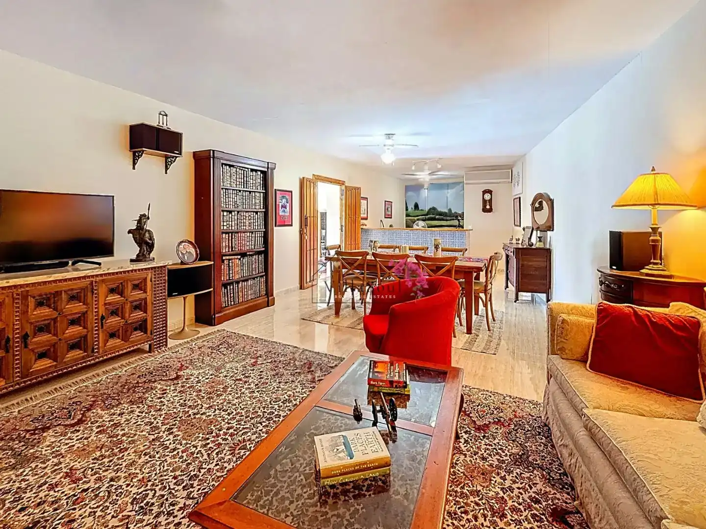 Sala d'estar de Casa o xalet en venda en Almuñécar amb Aire condicionat, Piscina i Balcó