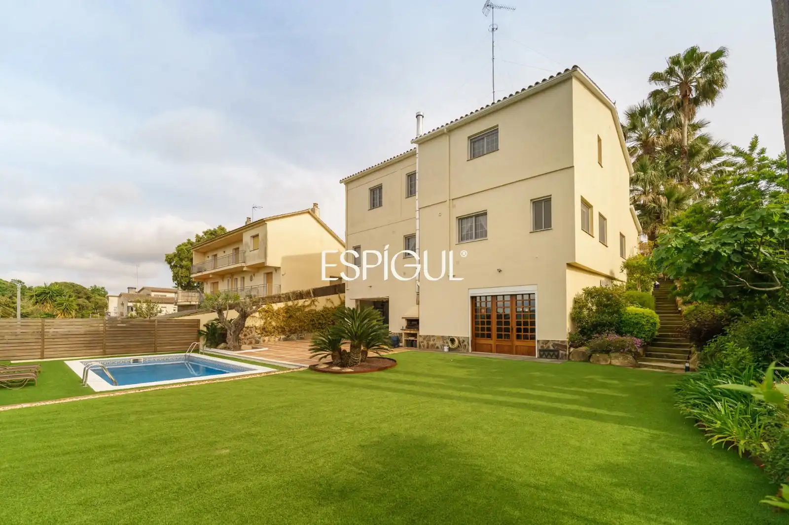 Vista exterior de Casa o xalet en venda en Dosrius amb Calefacció, Jardí privat i Terrassa