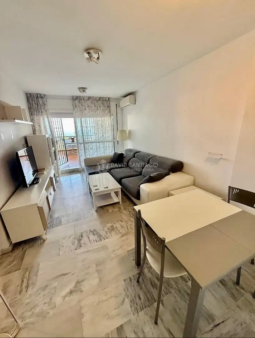 Sala de estar de Piso en venta en Rincón de la Victoria con Aire acondicionado, Terraza y Trastero