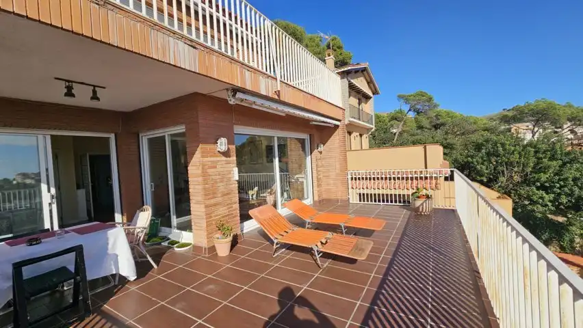 Terrassa de Casa o xalet en venda en Barcelona amb Aire condicionat, Calefacció i Jardí privat