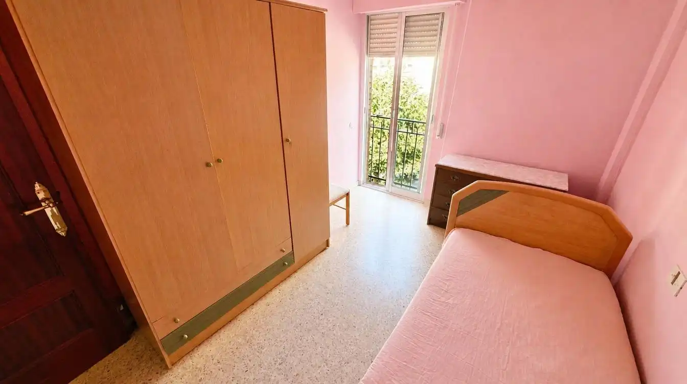 Bedroom of Flat for sale in Granada  with Heating, Furnished and Balcony