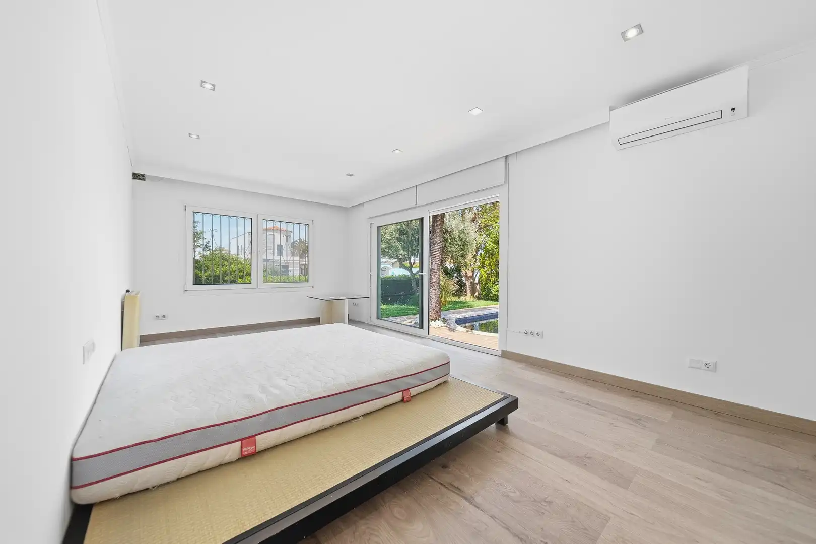 Habitación de Casa o chalet en venta en Empuriabrava con Aire acondicionado, Jardín privado y Terraza