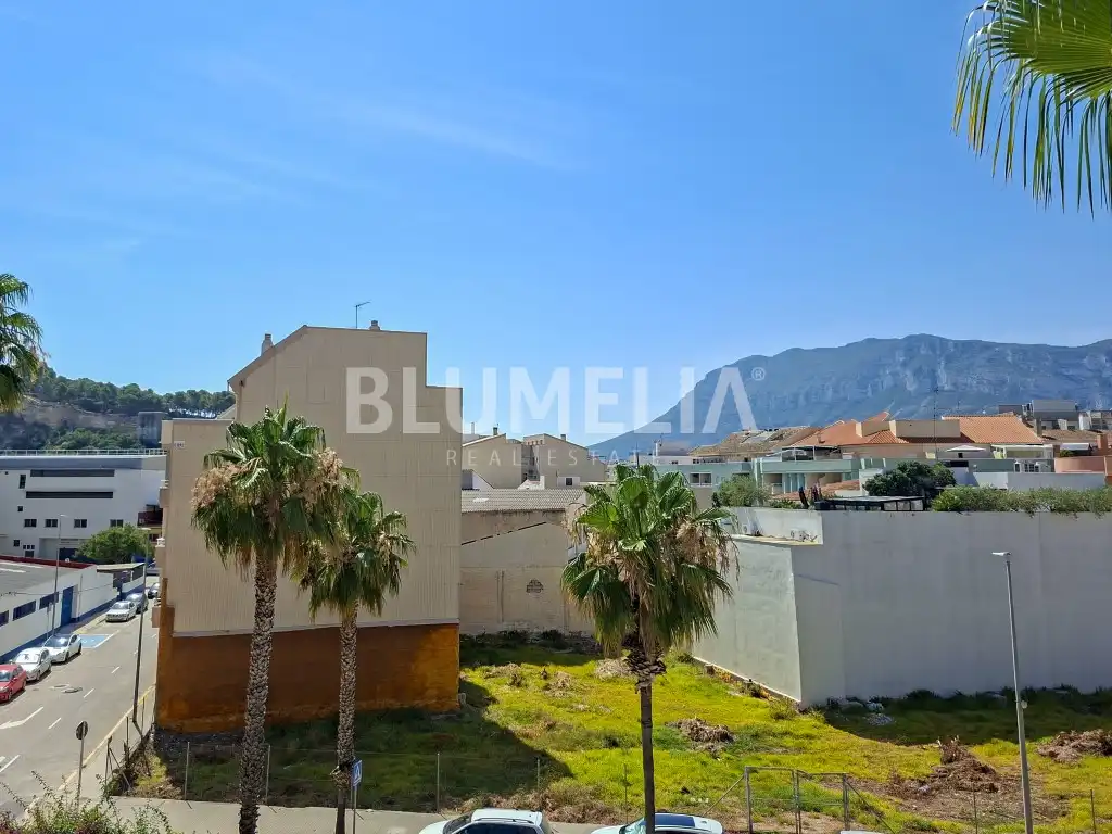 Vista exterior de Apartamento de alquiler en Dénia con Aire acondicionado, Calefacción y Jardín privado