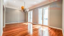 Living room of Flat to rent in  Madrid Capital  with Air Conditioner, Heating and Parquet flooring