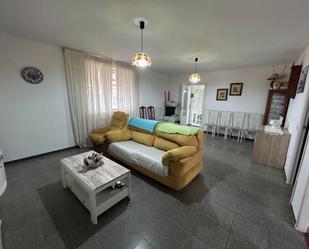 Sala d'estar de Casa o xalet en venda en Castellanos de Villiquera amb Calefacció, Jardí privat i Piscina