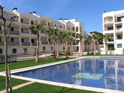 Piscina de Casa o xalet en venda en Mont-roig del Camp amb Aire condicionat, Jardí privat i Terrassa