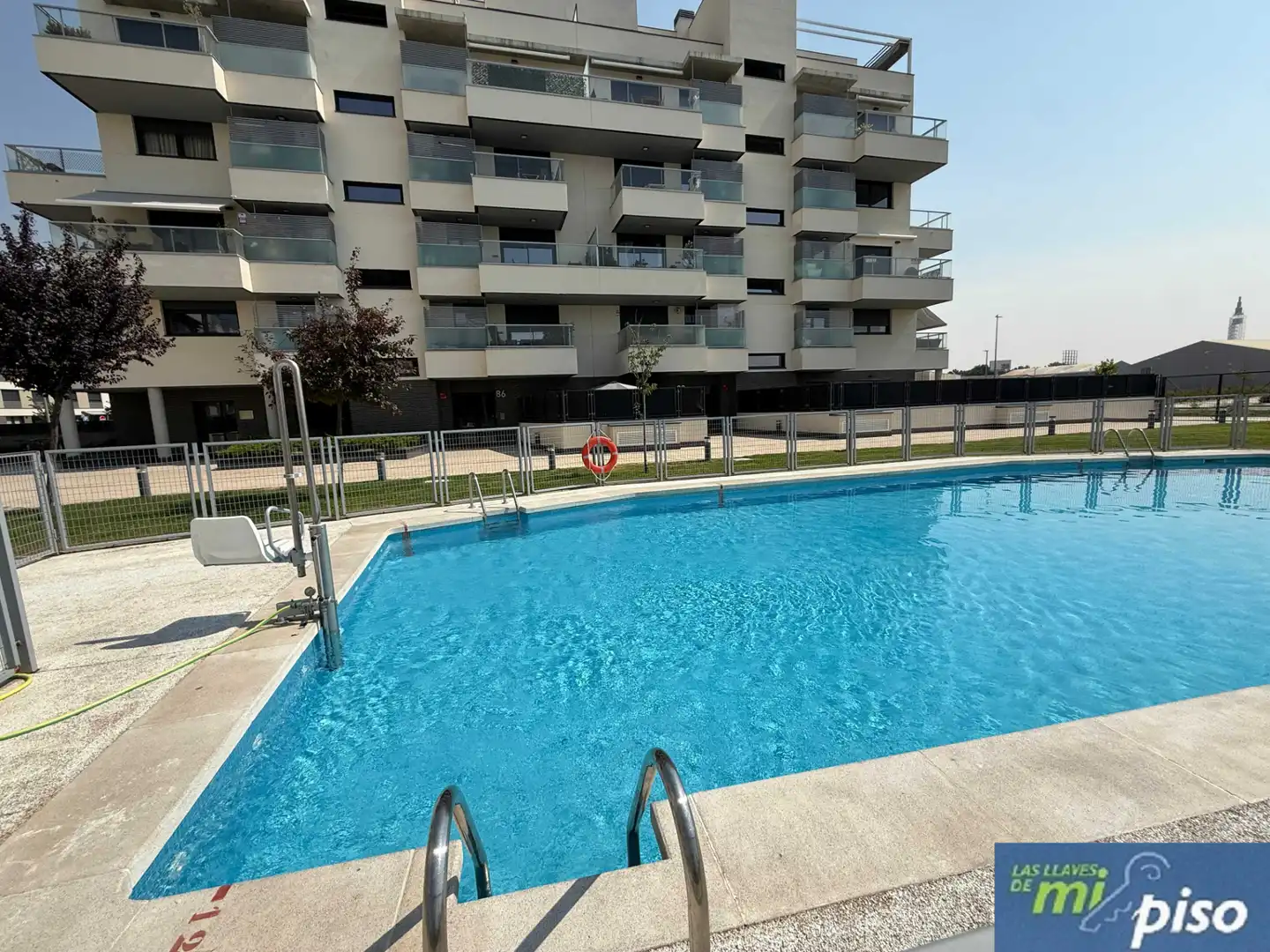 Schwimmbecken von Wohnung zum Verkauf in Valladolid mit Heizung, Privatgarten und Parkett