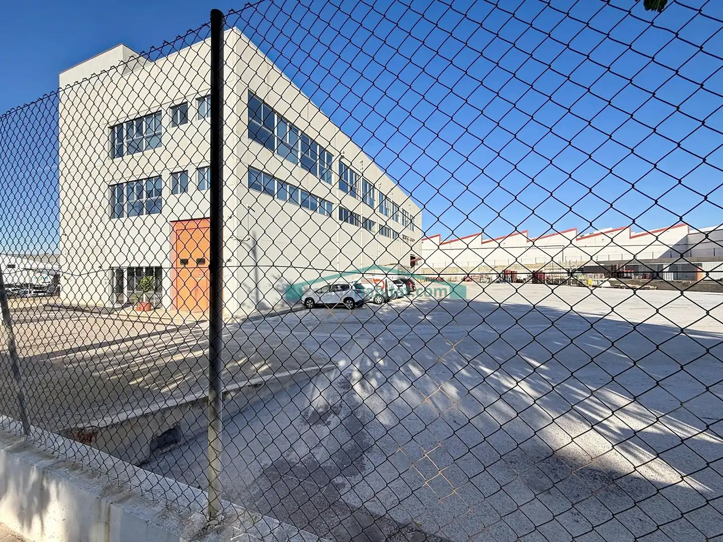 Industrial building to rent in Fuente del Jarro, imagen 2