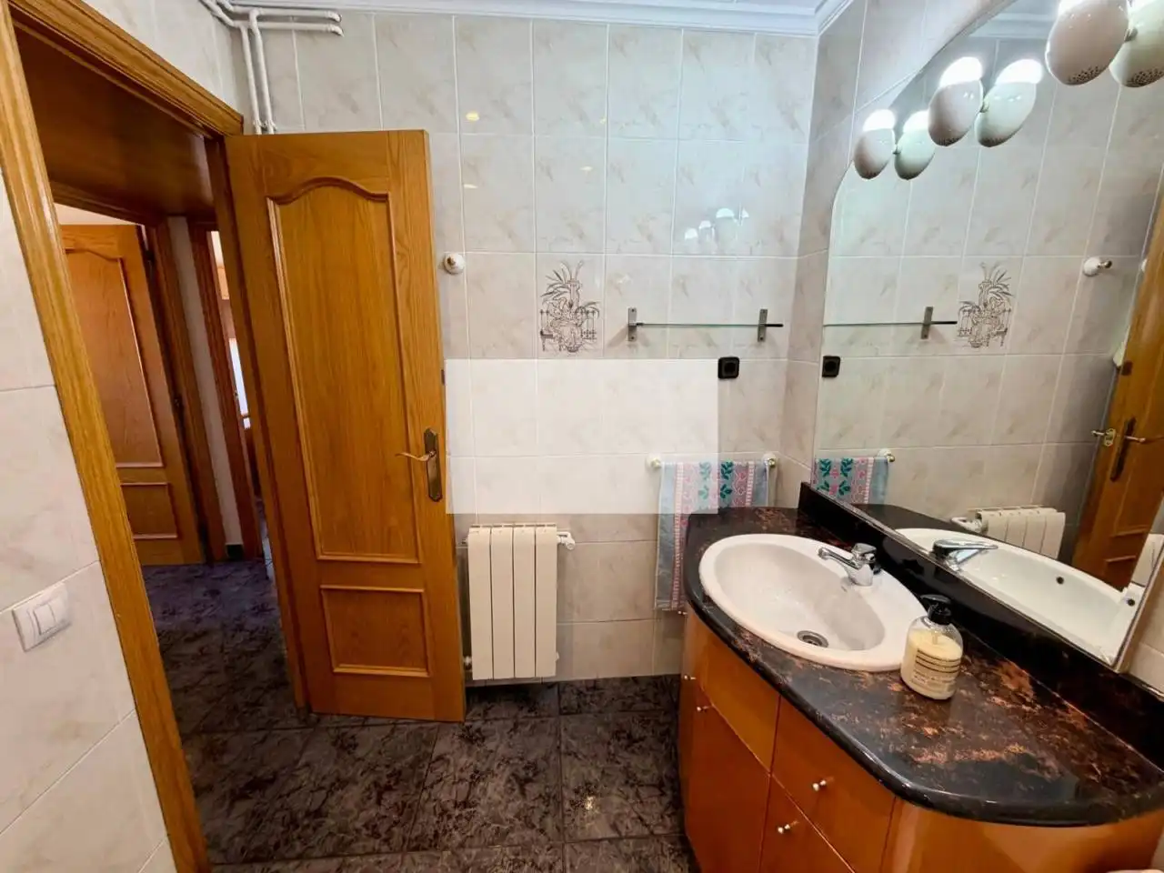 Bathroom of Flat for sale in Sabadell  with Air Conditioner, Heating and Balcony