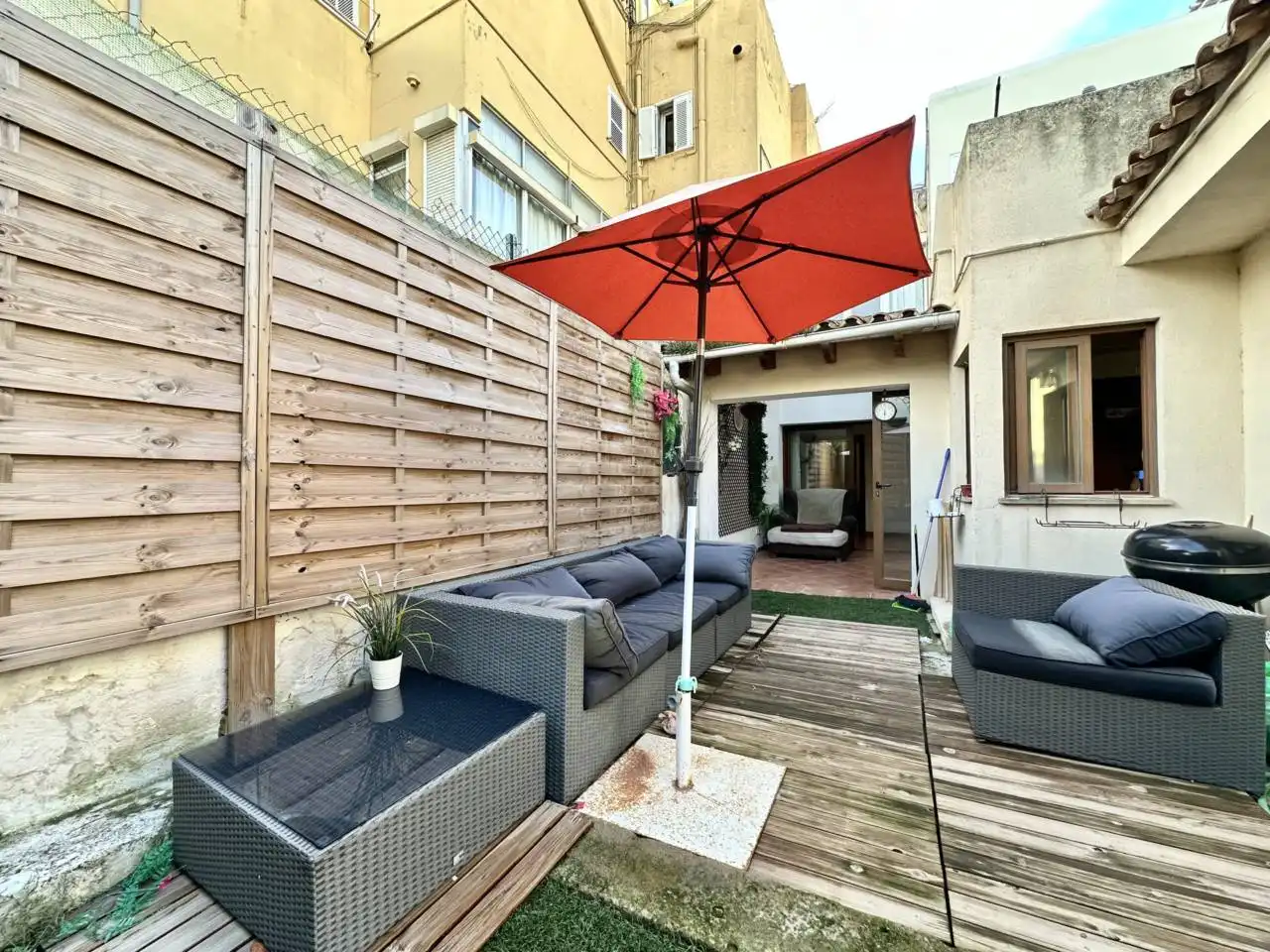 Terrasse von Wohnung zum Verkauf in  Palma de Mallorca mit Klimaanlage, Heizung und Privatgarten