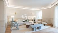 Living room of Flat for sale in  Madrid Capital  with Air Conditioner and Heating