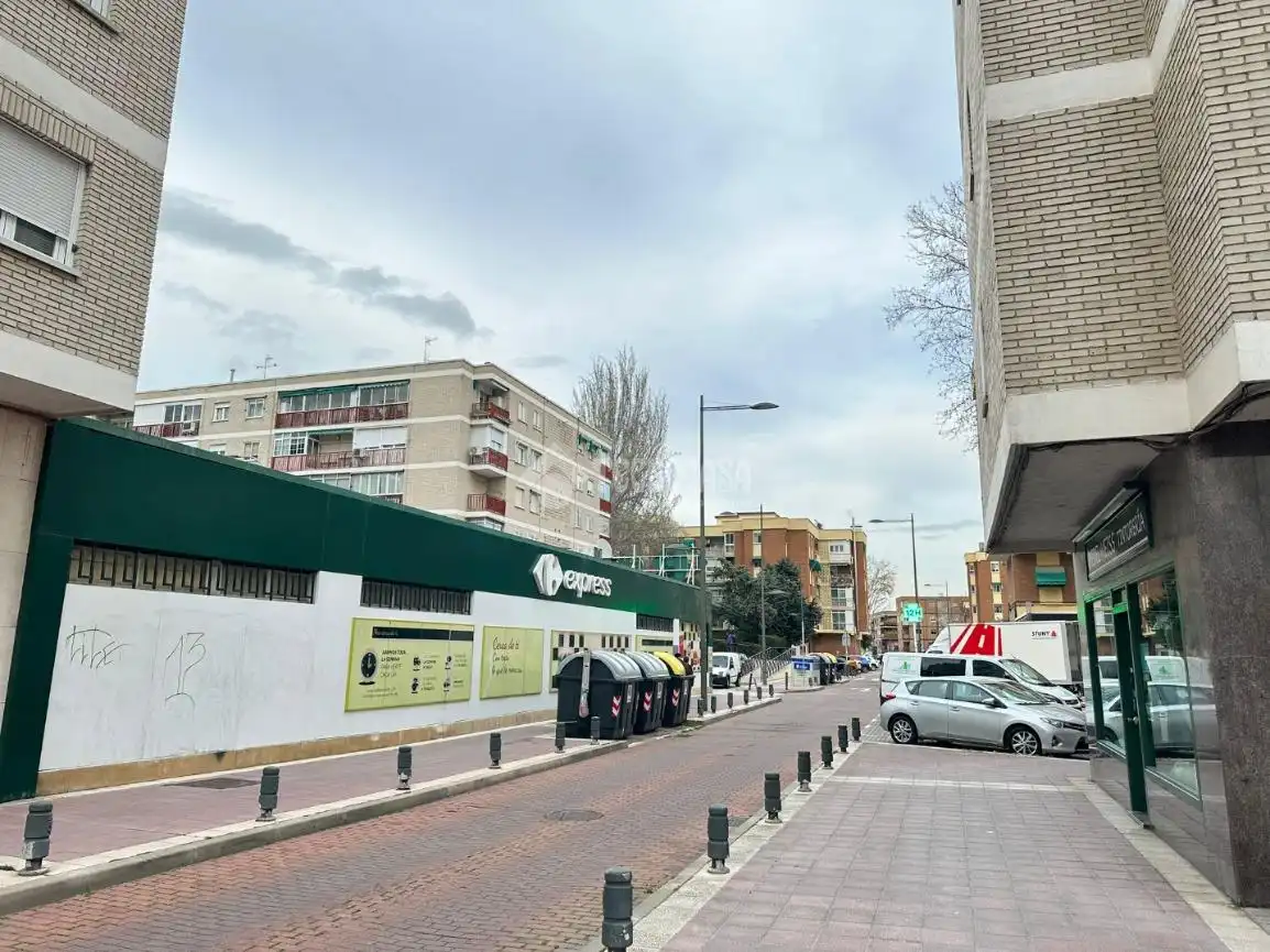 Vista exterior de Pis en venda en San Sebastián de los Reyes amb Terrassa i Balcó