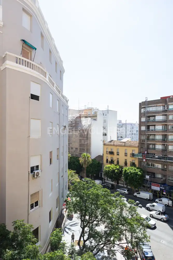 Außenansicht von Wohnung zur Miete in Valencia mit Klimaanlage, Heizung und Möbliert