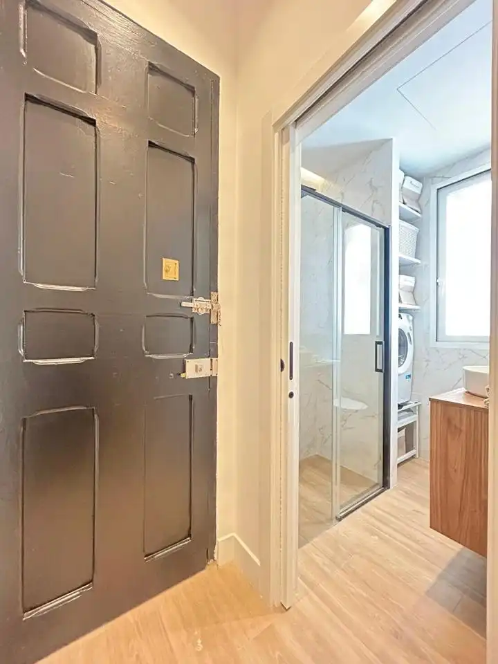 Badezimmer von Erdgeschoss zur Miete in Madrid mit Klimaanlage