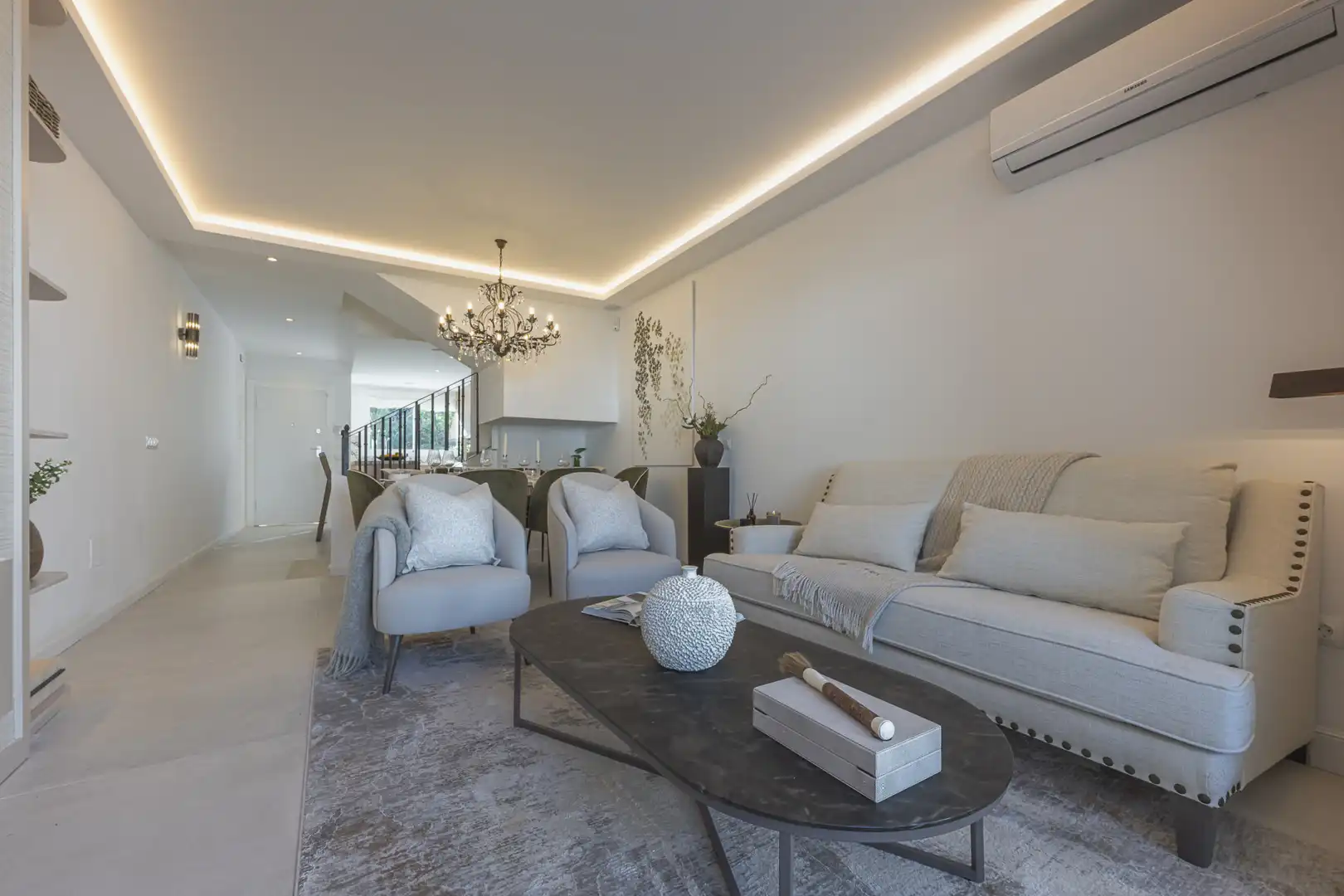 Living room of Detached homes for sale in Marbella  with Air Conditioner, Terrace and Swimming Pool