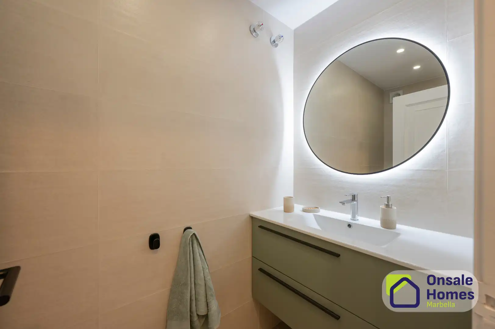 Flat for rent in Avenida Puerta del Mar, Playa Bajadilla - Puertos